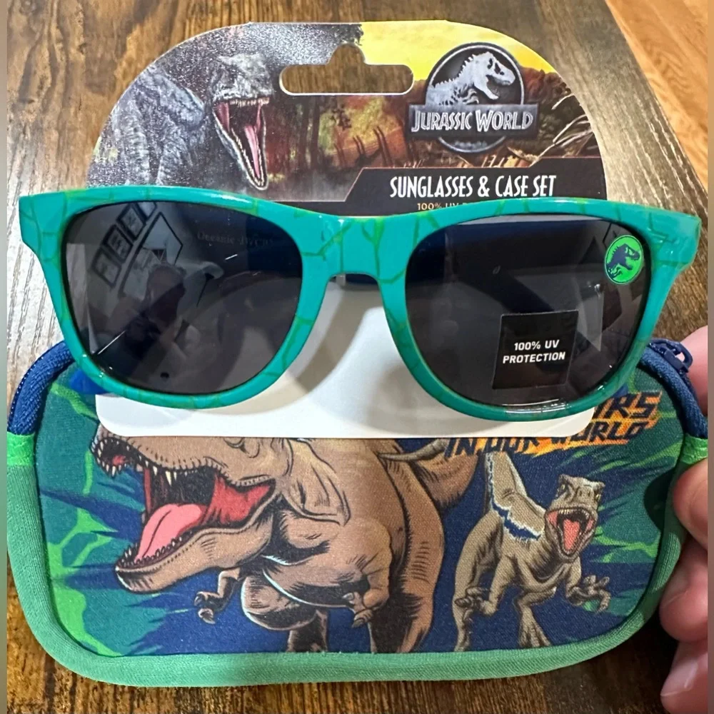 Jurassic World Kids Sunglasses With Case Set NWT 3+ years